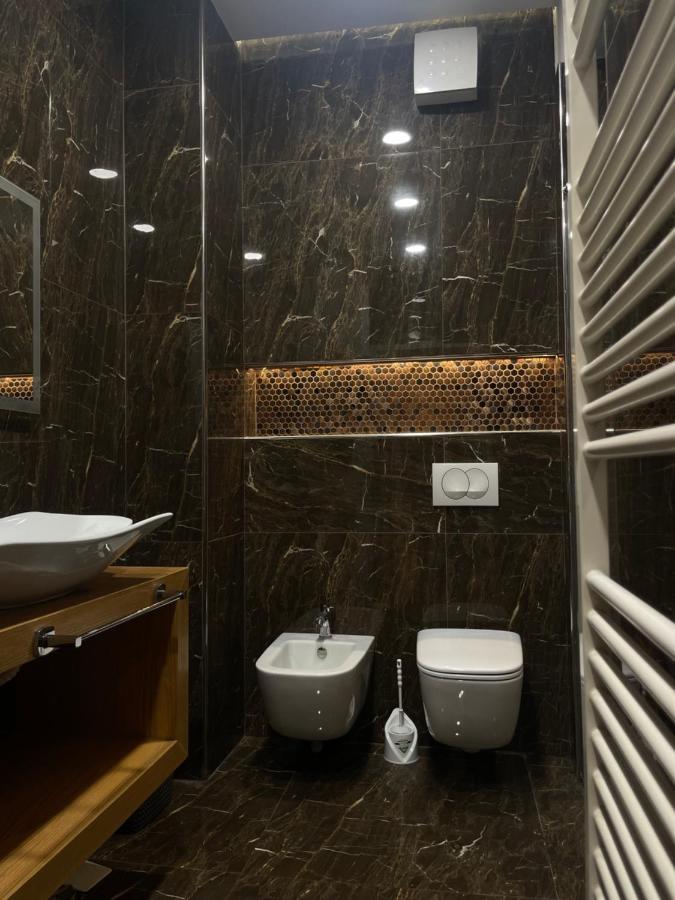 Aj Apartments - Hidden Gem In Front Of Taiwan Center Tirana Exterior photo