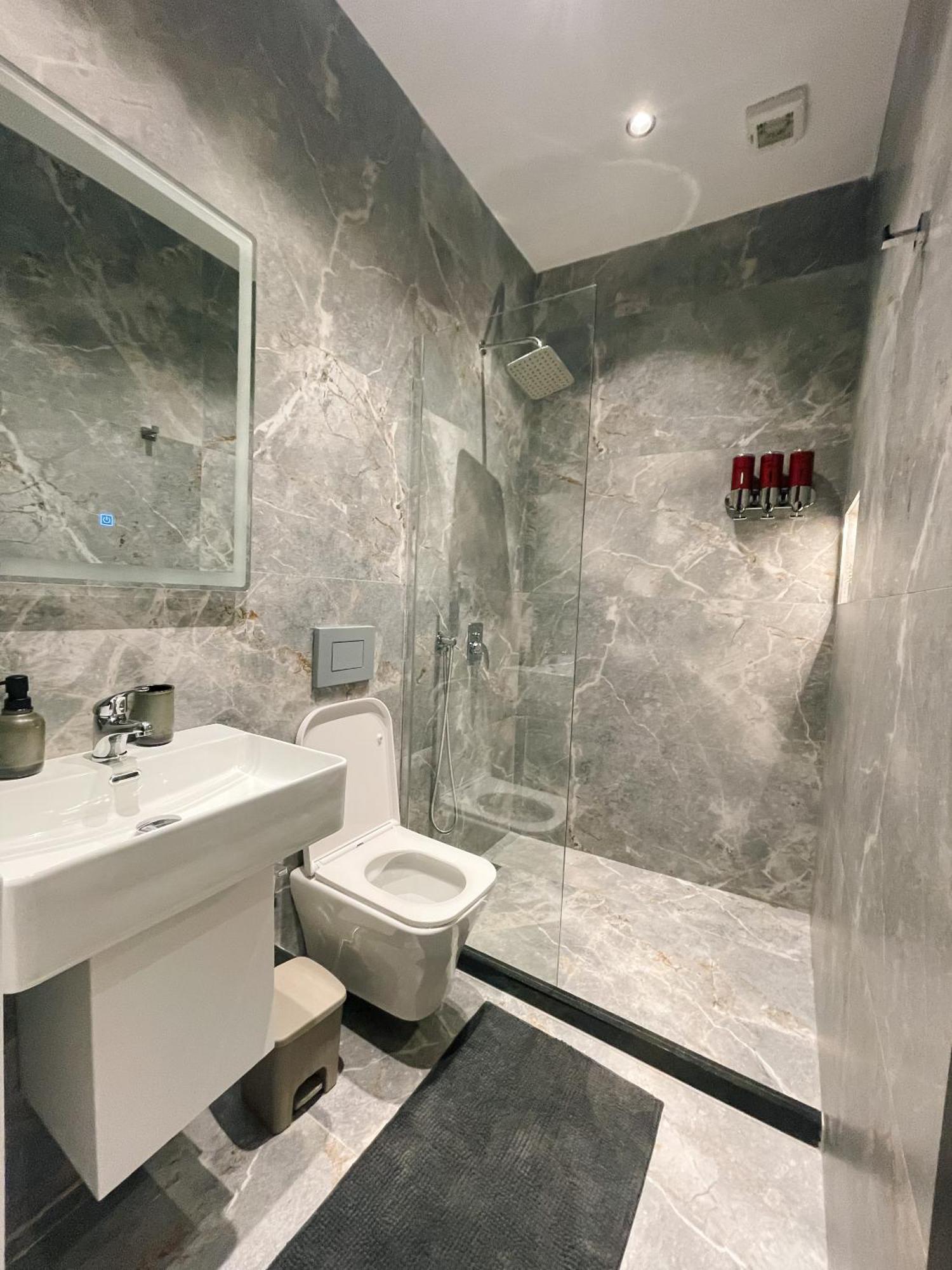 Aj Apartments - Hidden Gem In Front Of Taiwan Center Tirana Exterior photo