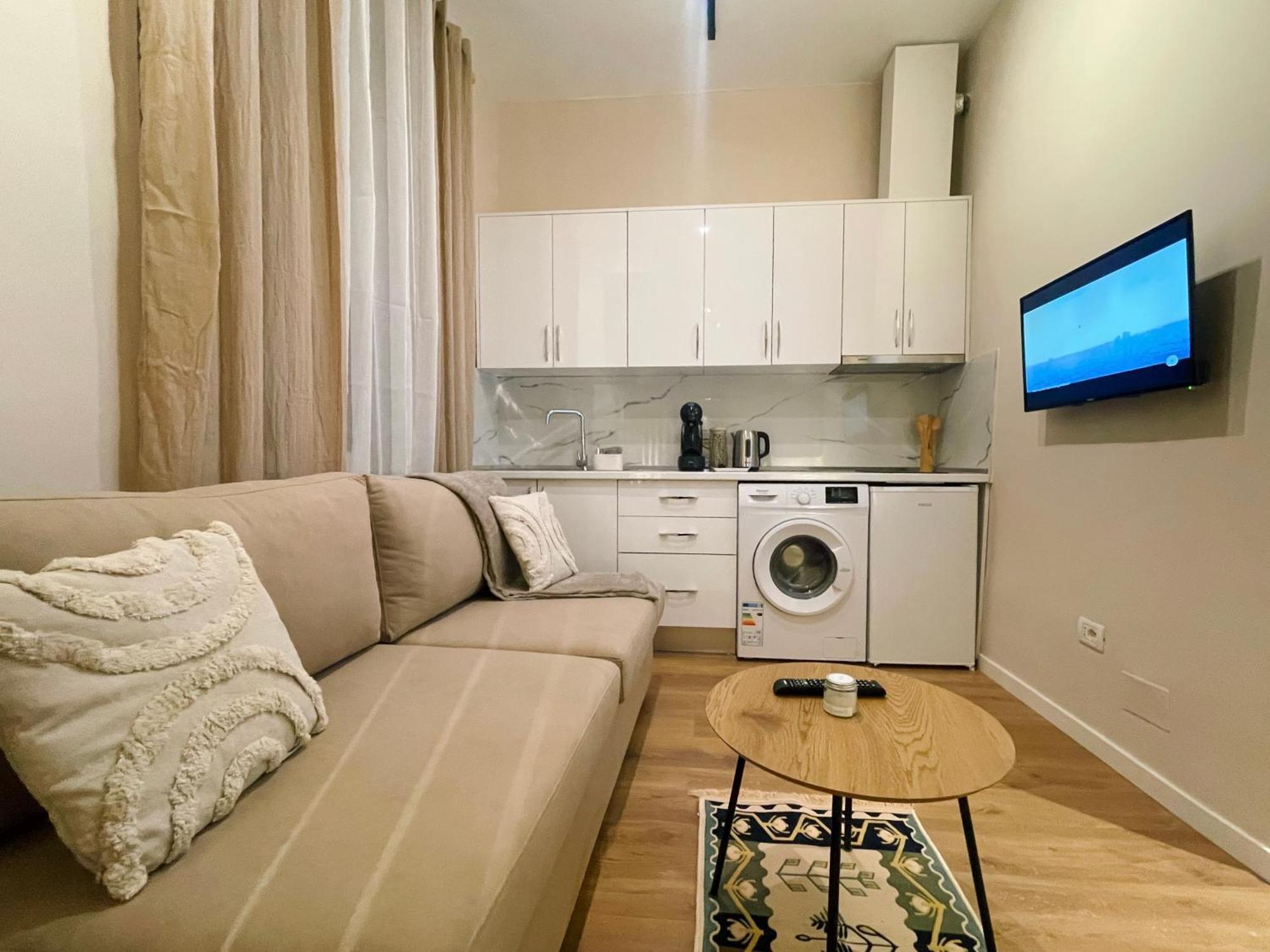 Aj Apartments - Hidden Gem In Front Of Taiwan Center Tirana Exterior photo